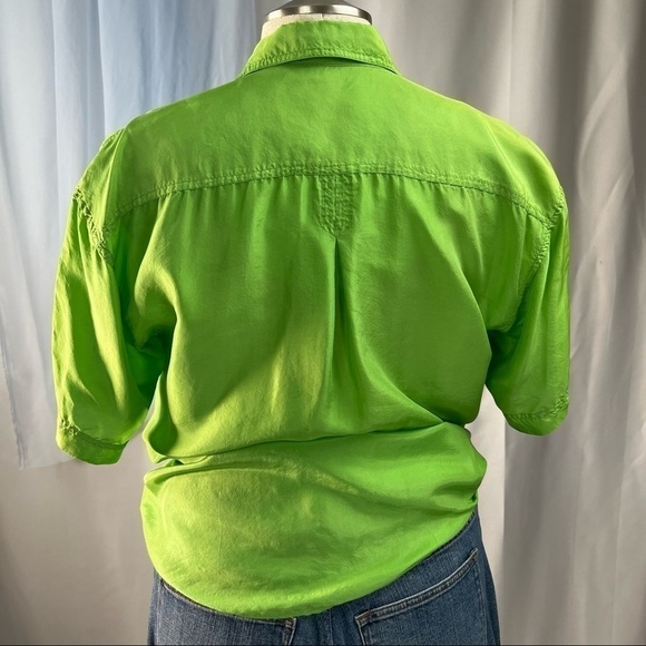 The Limited lime green silk shirt sleeve button down collared blouse size XS - Picture 2 of 8